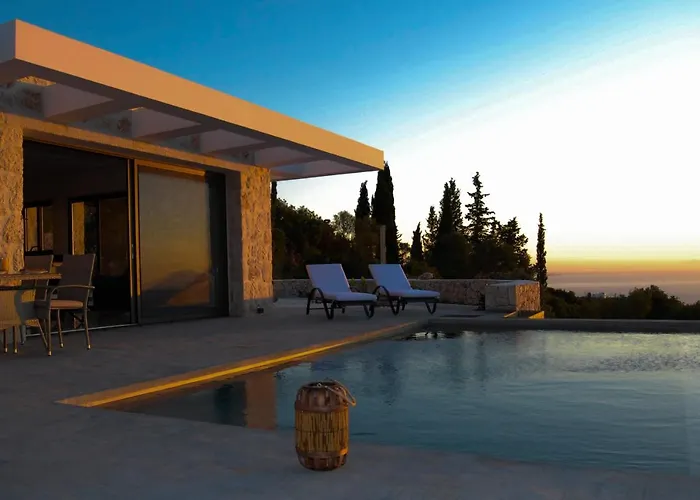 Nikolakos Villa